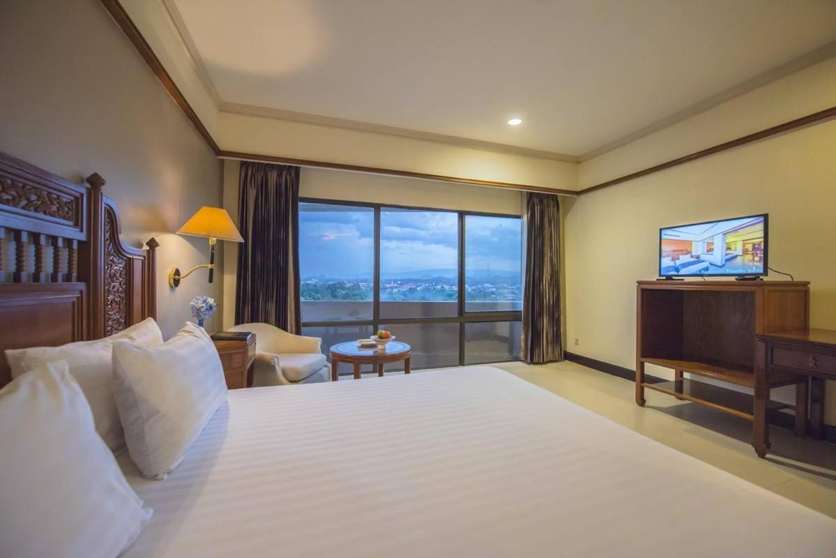 Loei Palace Hotel Экстерьер фото